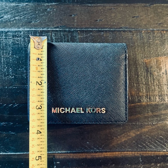 Michael Kors Wallet - Picture 10 of 13